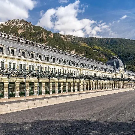 Estacion Royal Hideaway